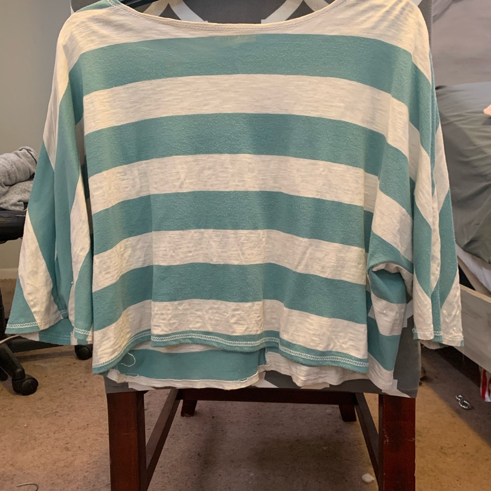 Slightly cropped t shirt